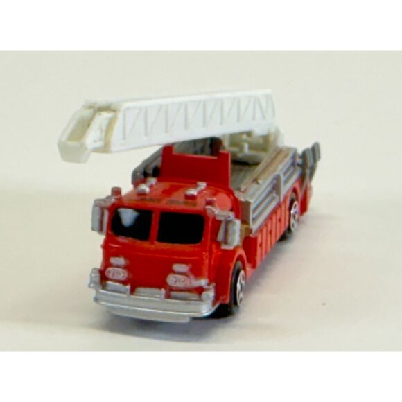 Micro Machines 2 Galoob Deluxe Hook & Ladder Fire Truck 1980s Vintage Toy - Picture 7 of 13